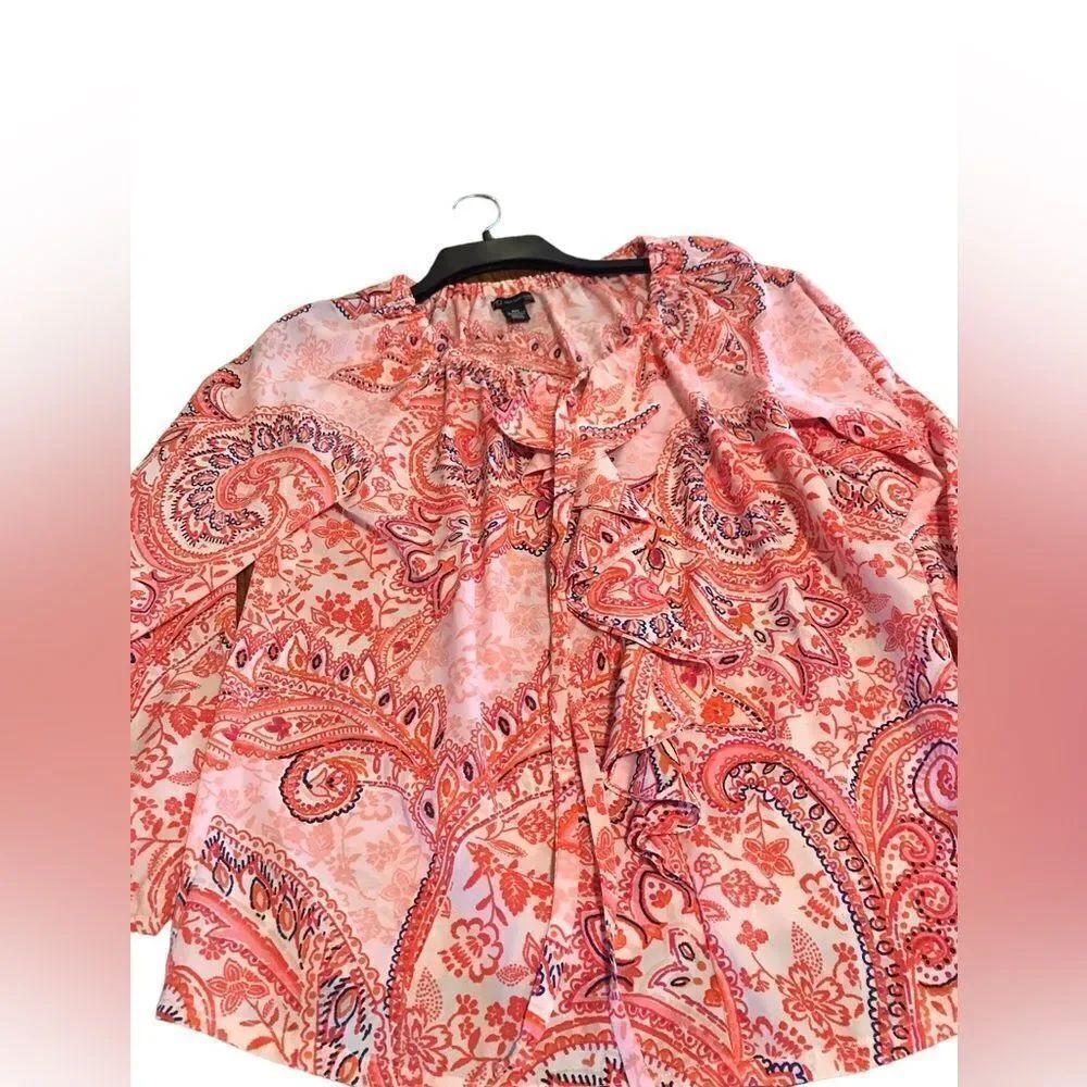 New Directions new without tags see pics pretty blouse ruffle accent